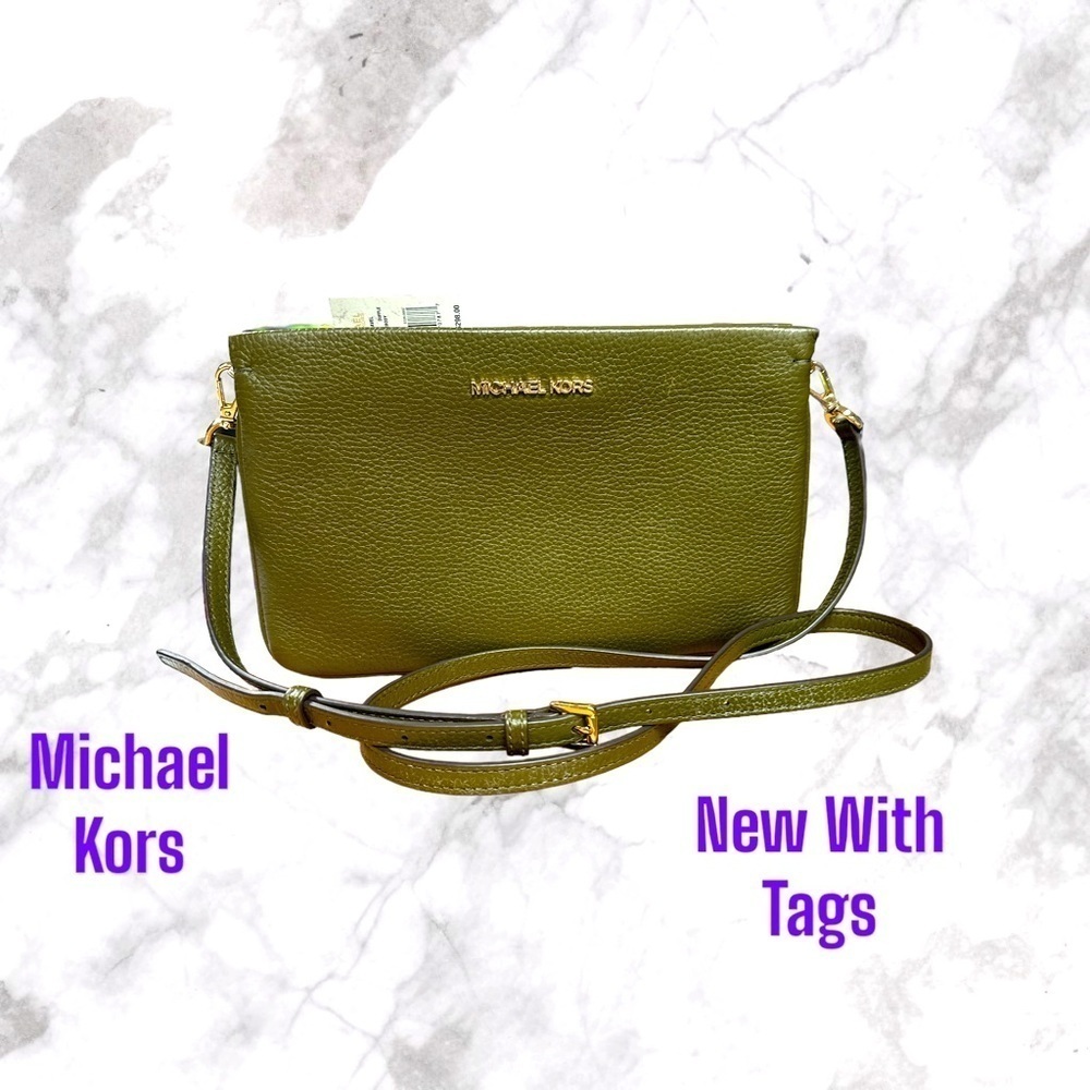 Michael Kors - NWT - Triple Gusset Crossbody